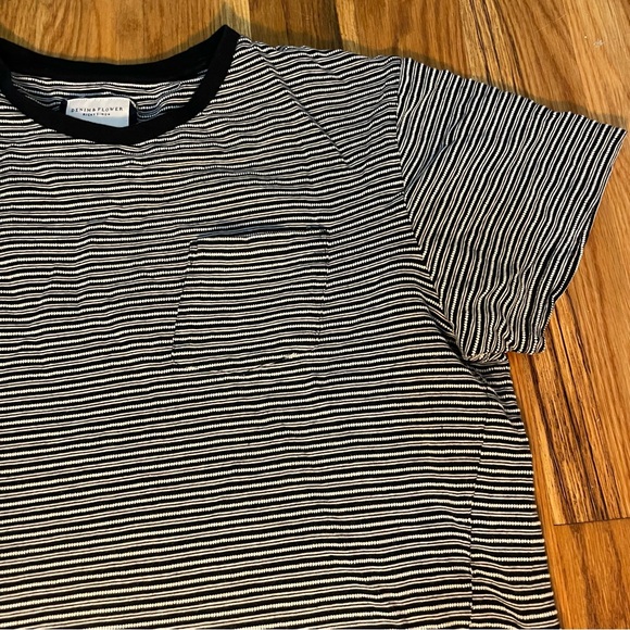 DENIM & FLOWER STRIPED POCKET TEE - Picture 5 of 5